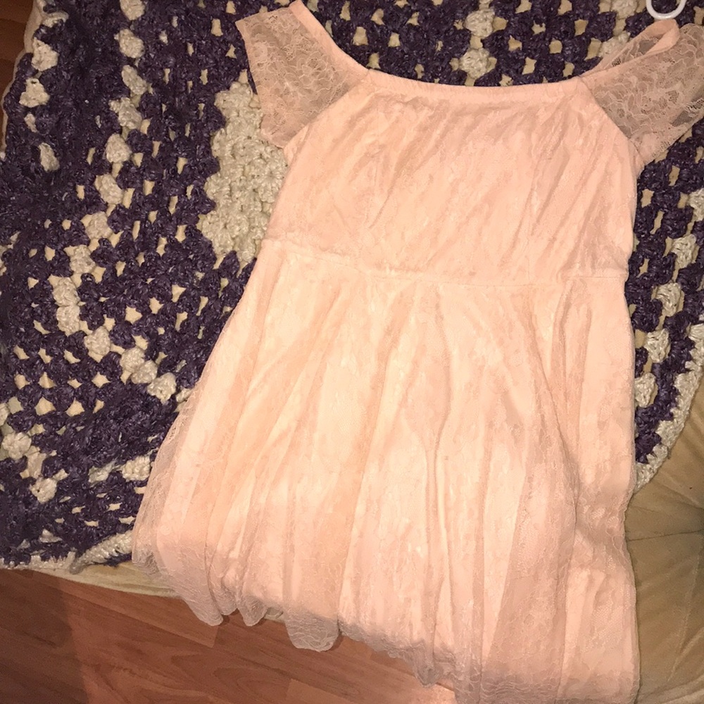 I’m selling a dress, that was only worn one time.